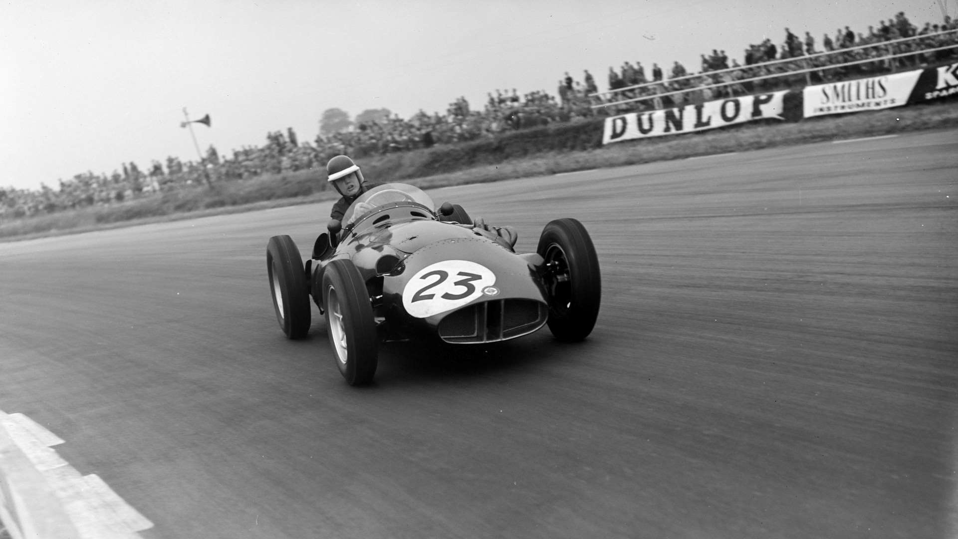1019099540-lat-19560714-773_21-1956-british-gp.jpg