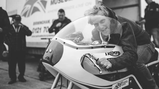 carl_fogarty_triumph_21021703.jpg