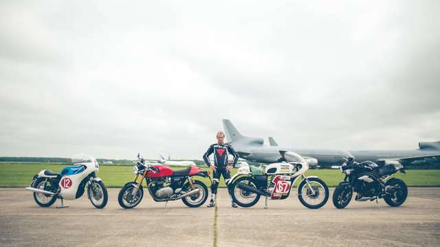 carl_fogarty_triumph_21021720.jpg