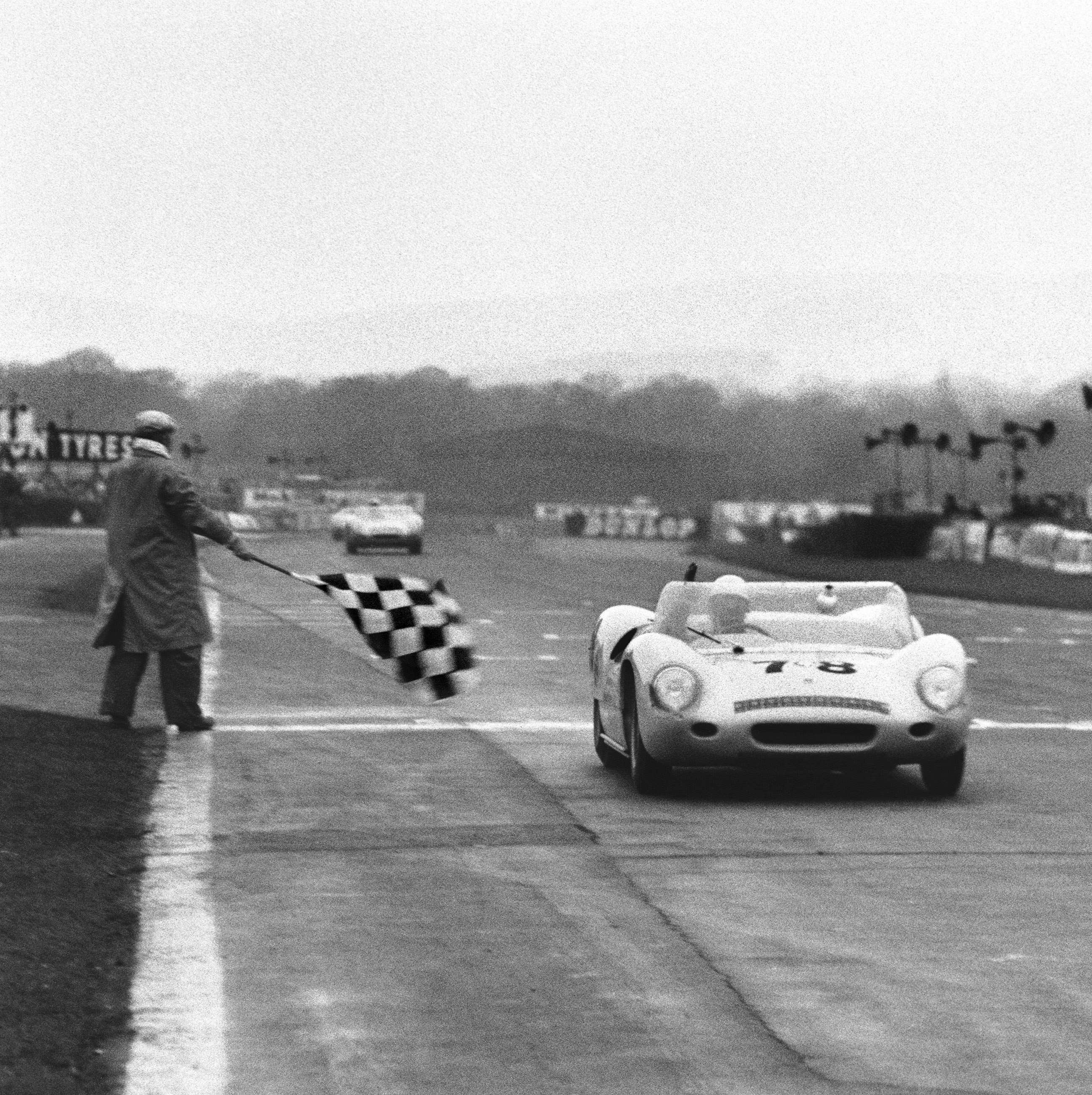 stirling_moss_retirement_wins_goodwood_24011811.jpg