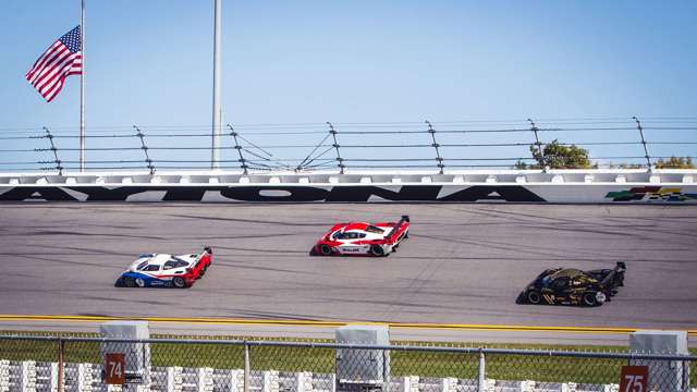 hsr_classic_24_daytona_friday_afternoon_bank_181109_1610111801.jpg