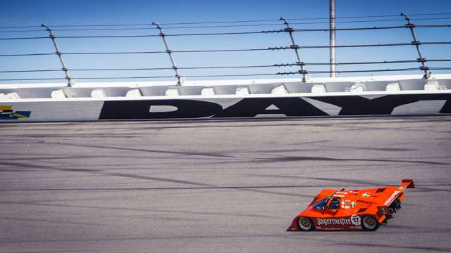 hsr_classic_24_daytona_friday_afternoon_bank_181109_1710111802.jpg