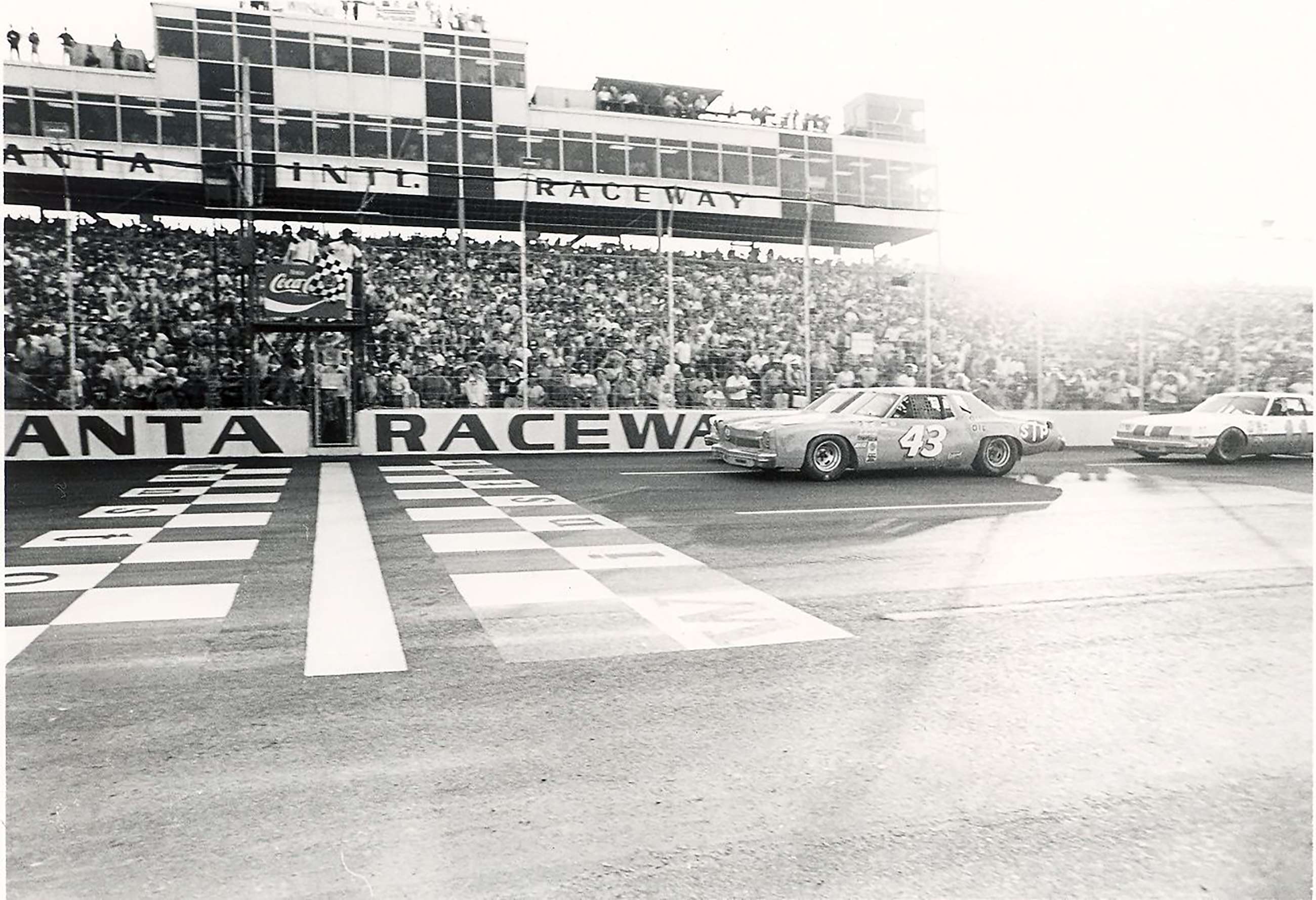 nascar-1978-atlanta-nov-richard-petty-and-donnie-allison-finish-goodwood-06032019.jpg