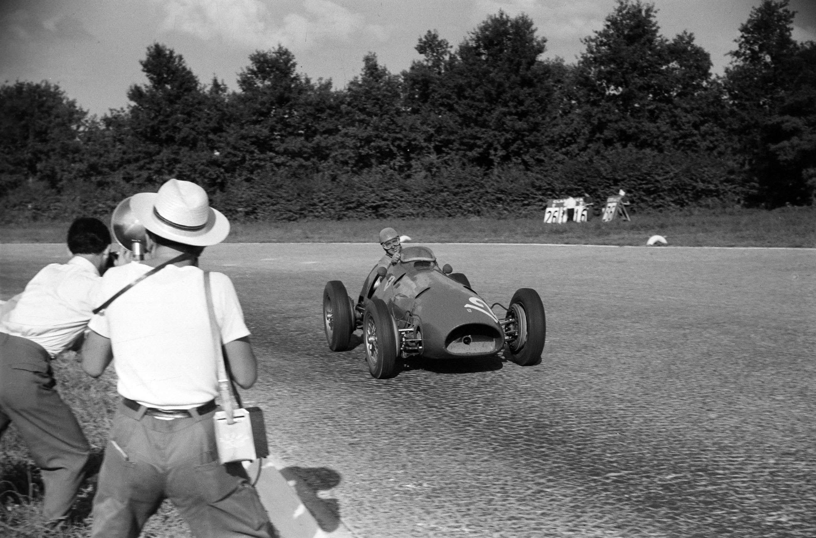 f1-1952-monza-alberto-ascari-ferrari-500-mi-goodwood-29102020.jpg