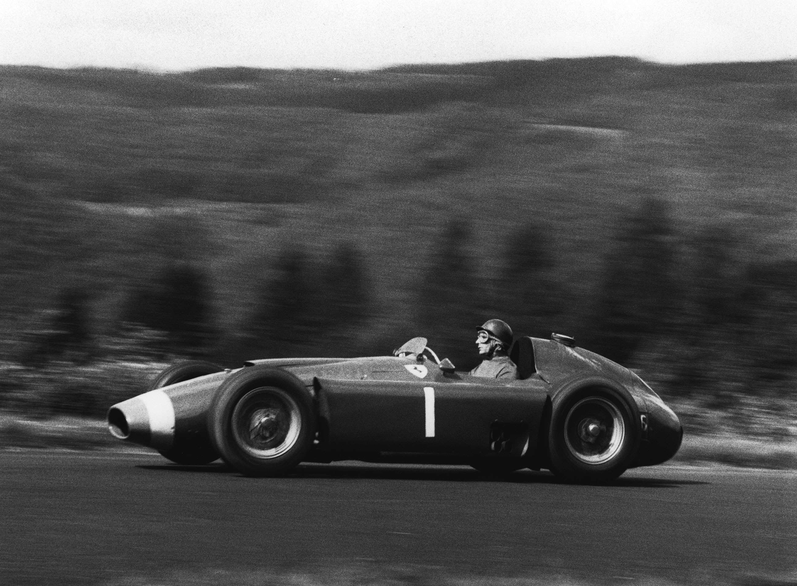 f1-1956-nurburgring-juan-manuel-fangio-lancia-ferrari-d50-mi-goodwood-29102020.jpg