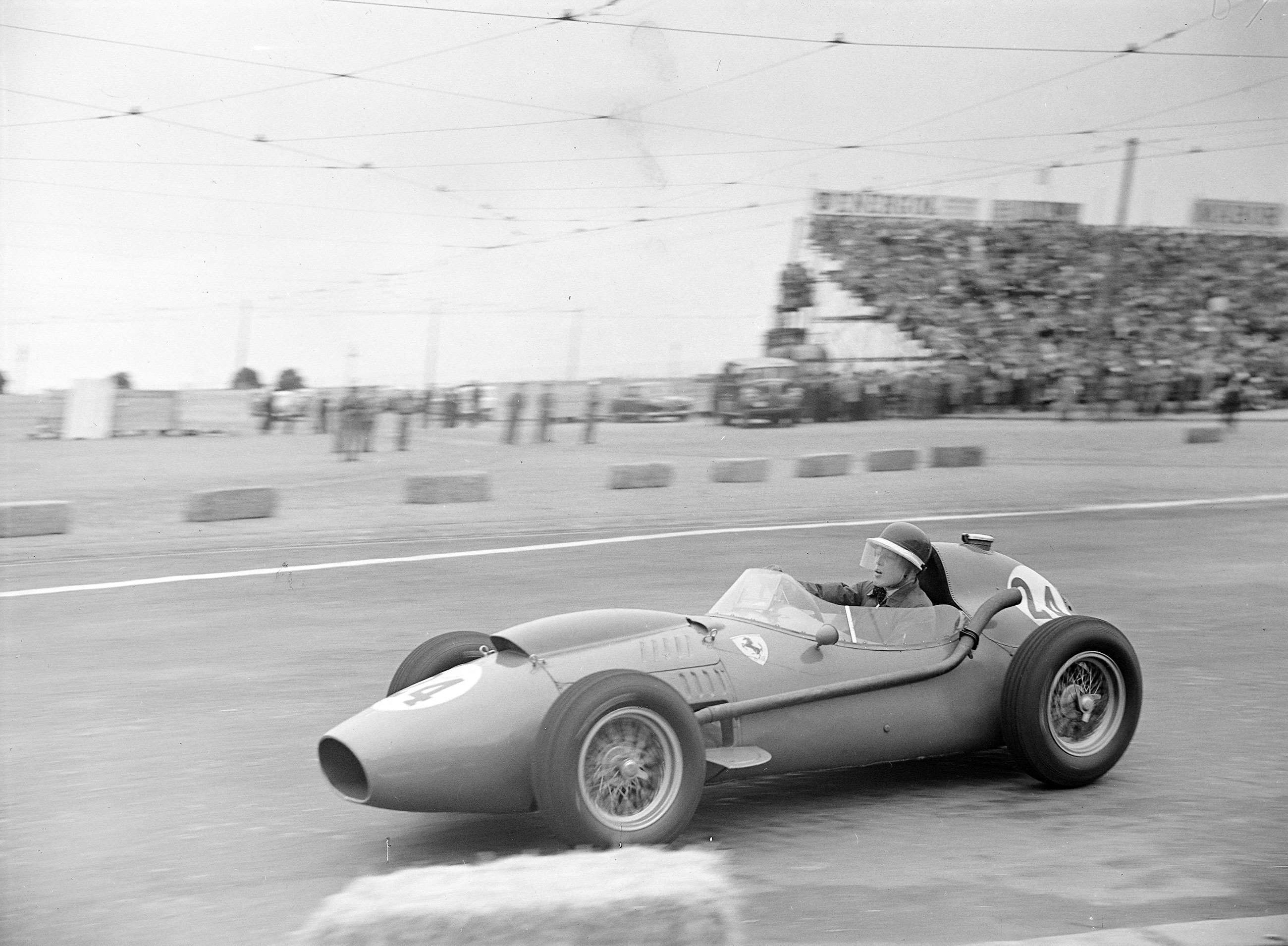 f1-1958-mike-hawthorn-ferrari-246-mi-goodwood-29102020.jpg