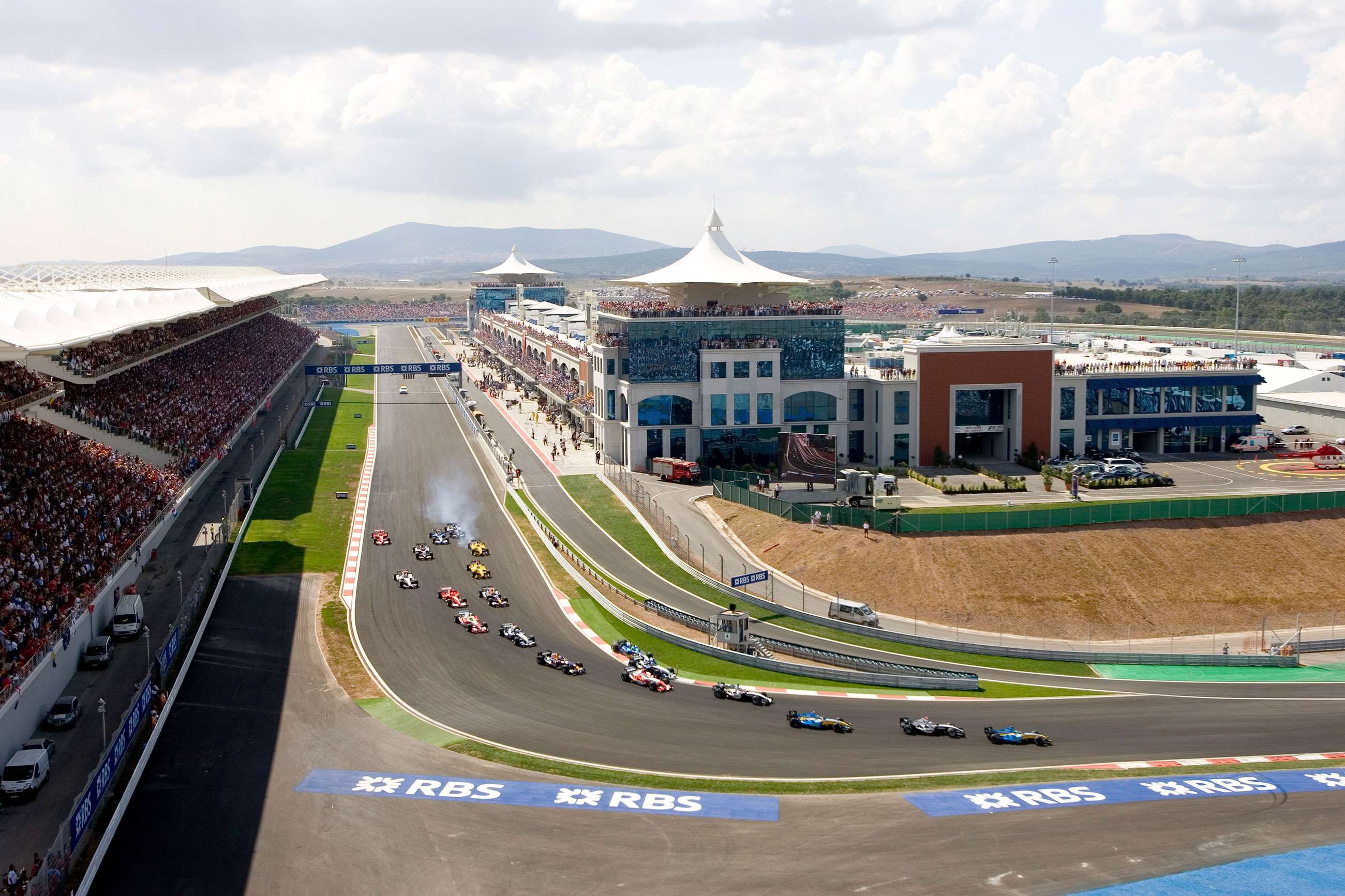 f1-2005-turkey-fisichella-raikkonen-alonso-montoya-michael-cooper-lat-mi-goodwood-09112020.jpg