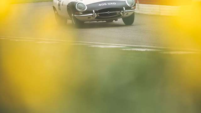 ckl-78mm-goodwood-test-day-jaguar-e-type-bahama-speedweeks-10.jpg