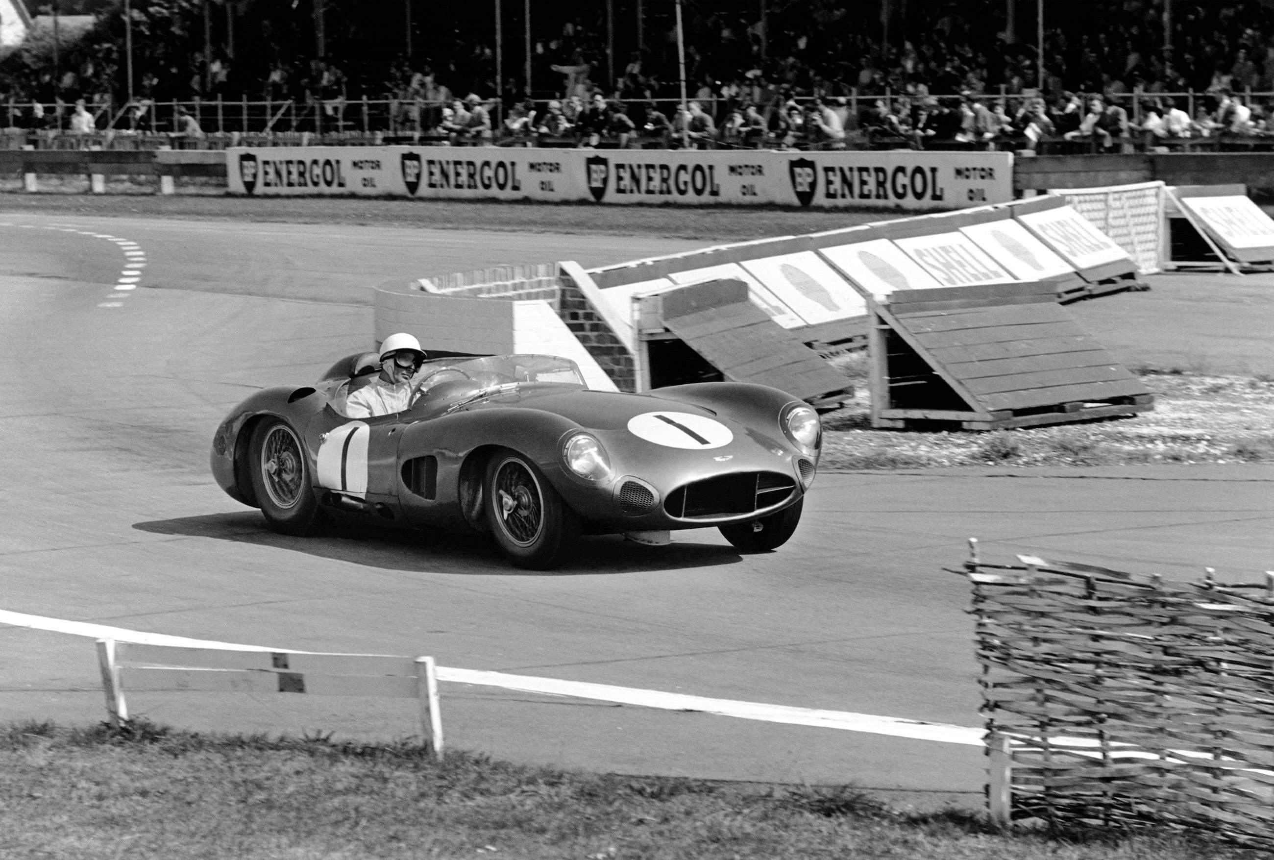 motorsport-stories-that-should-be-movies-5-goodwood-stirling-moss-1959-aston-martin-dbr1-lat-motorsport-images-goodwood-25042020.jpg