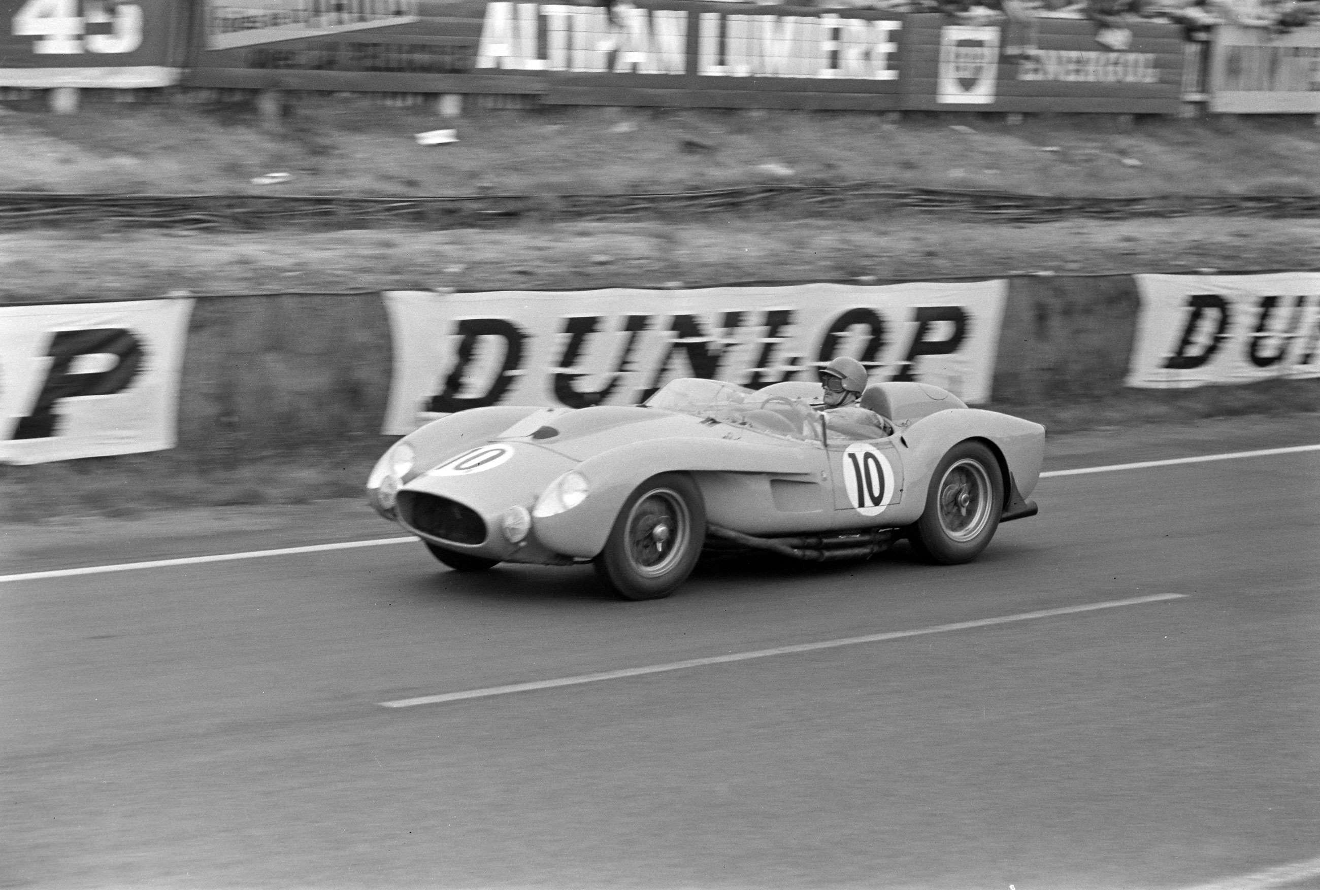 greatest-ferrari-racing-cars-3-ferrari-250-testa-rossa-le-mans-1959-lucien-bianchi-mi-goodwood-03062020.jpg