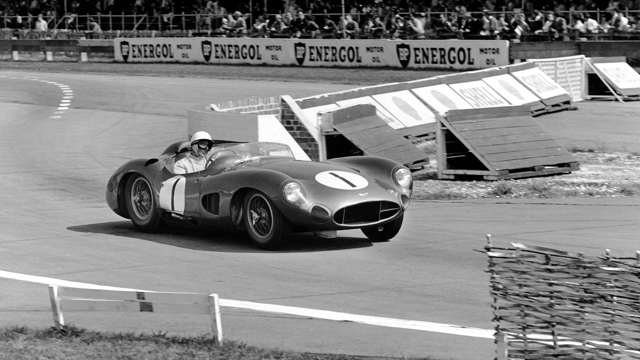 best-aston-martin-racing-cars-2-aston-martin-dbr1-goodwood-1959-fire-stirling-moss-roy-salvadori-lat-mi-goodwood-20012021.jpg