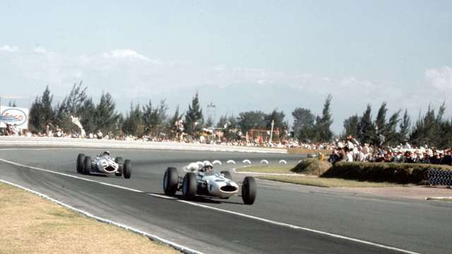 f1-1964-mexico-john-surtees-lorenzo-bandini-ferrari-158-lat-mi-03122021.jpg