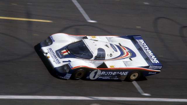 porsche-le-mans-winners-le-mans-1982-porsche-956-ickx-bell-goodwood-16052021.jpg