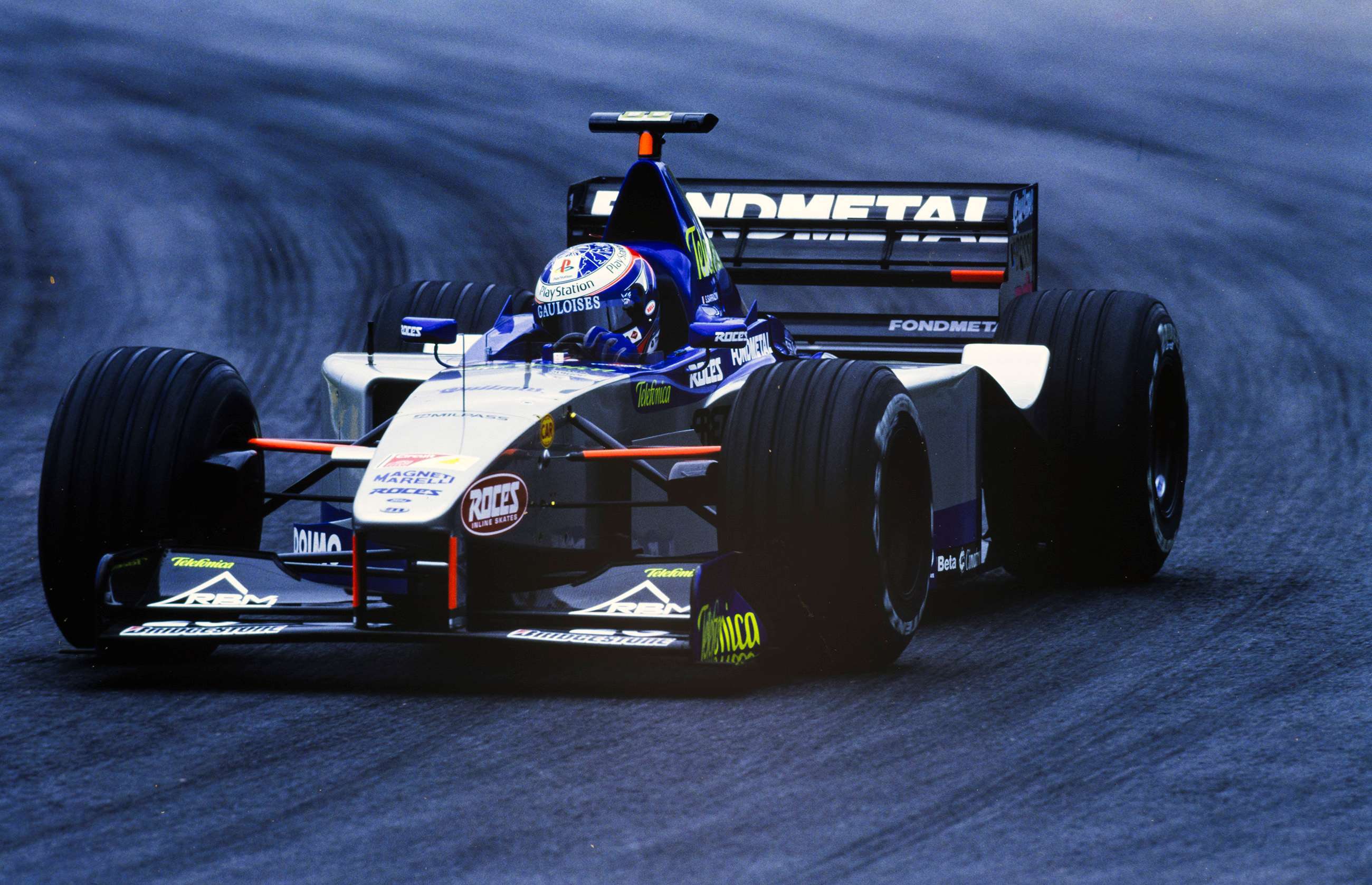 stephane-sarrazin-minardi-m01-ford-1999-brazilian-gp-2-2600.jpg