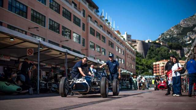 ps_monaco_friday_pits_29.jpg