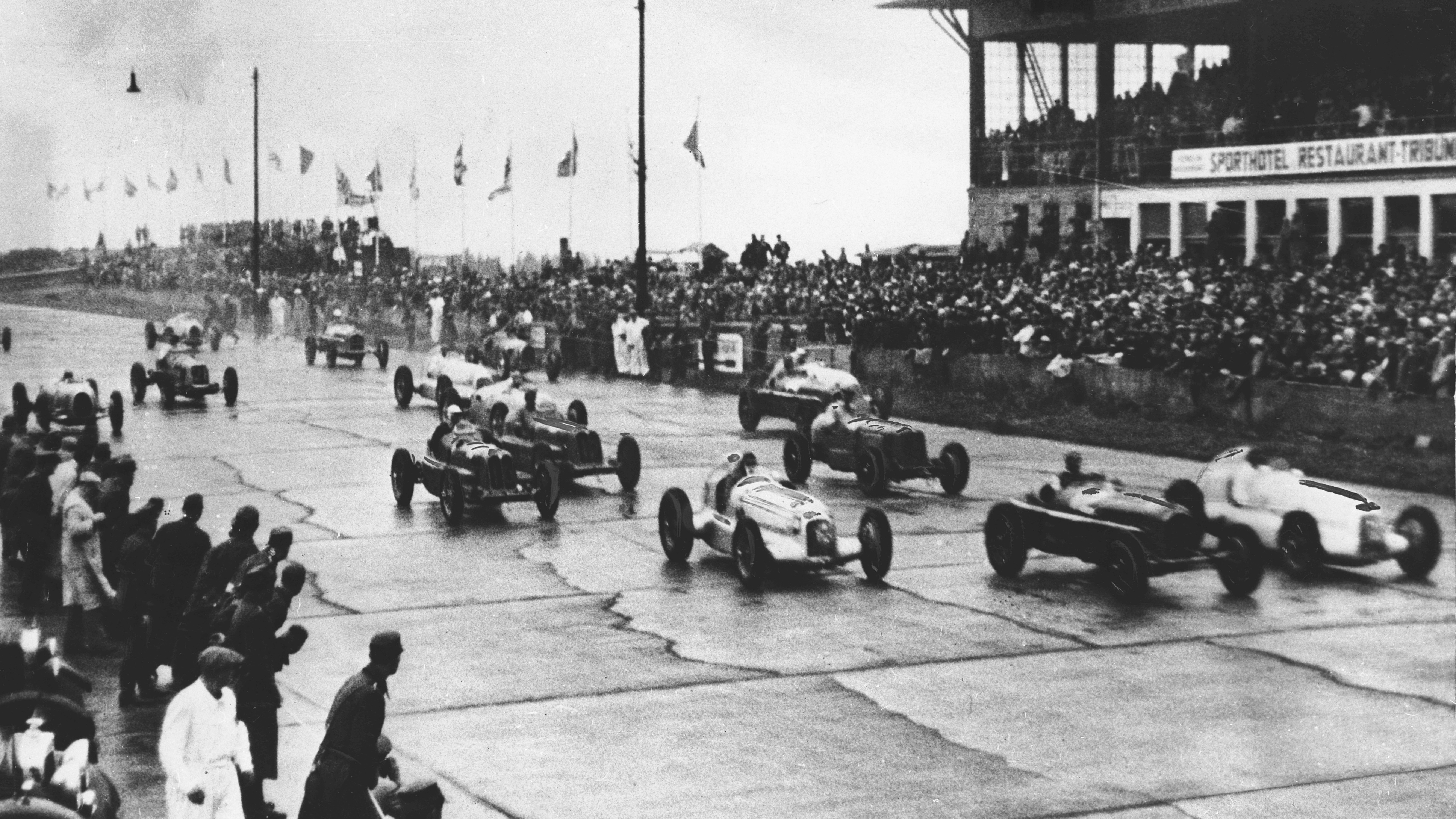 Tipo B 1935 nurburgring start copy.jpg
