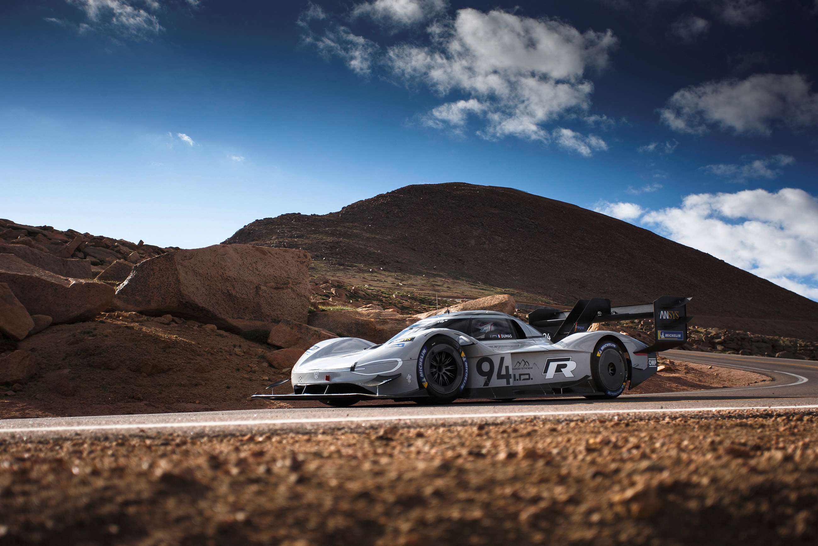 volkswagen_id_r_pikes_peak_29061810.jpg