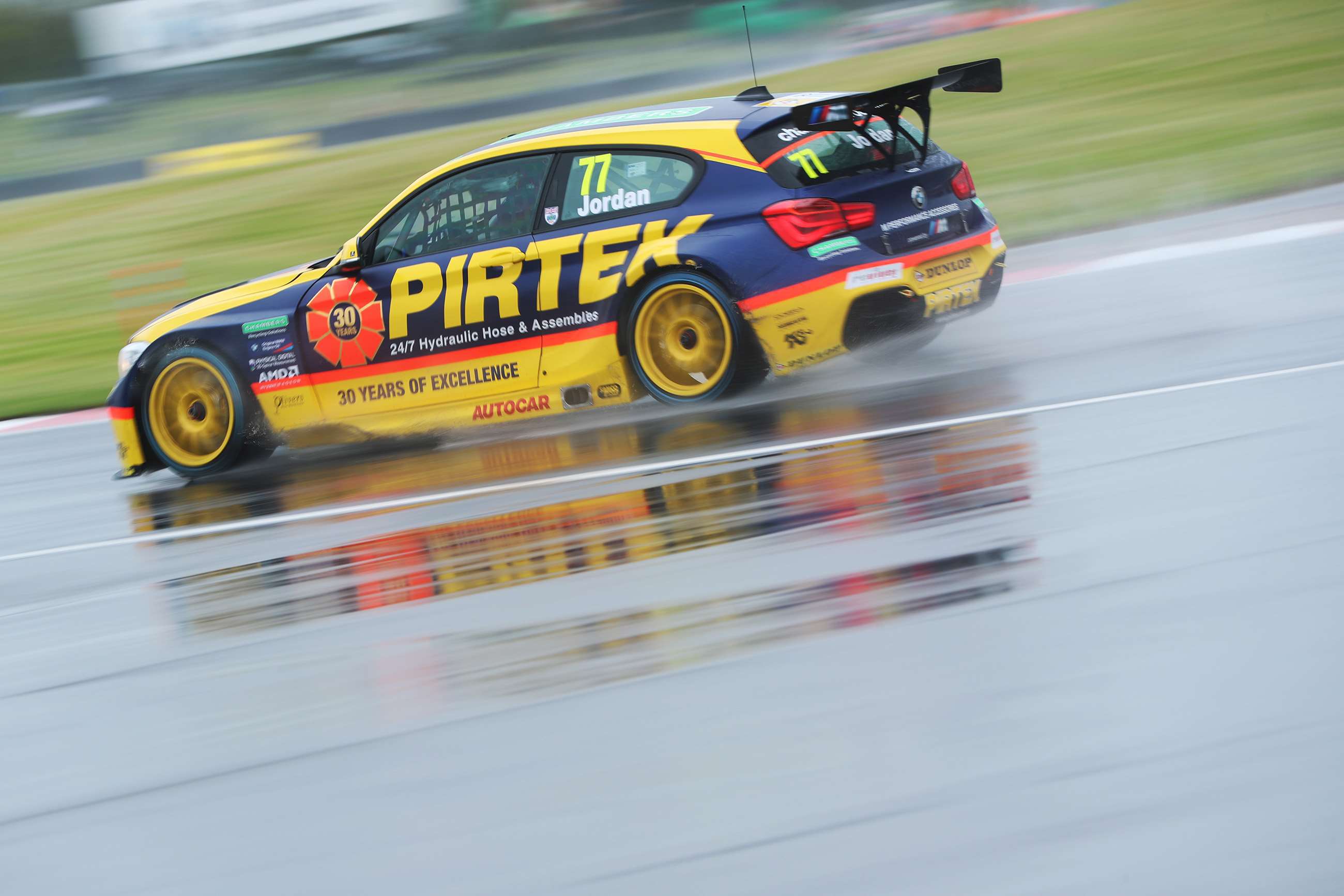 andrew_jordan_btcc_donington_01051801.jpg