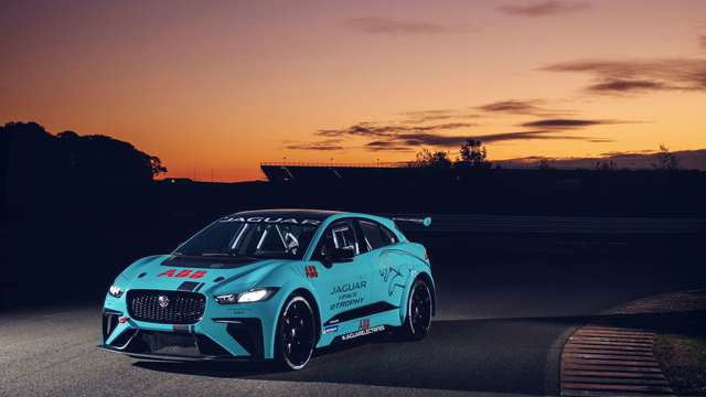 jaguar_ipace_etrophy_16101815.jpg