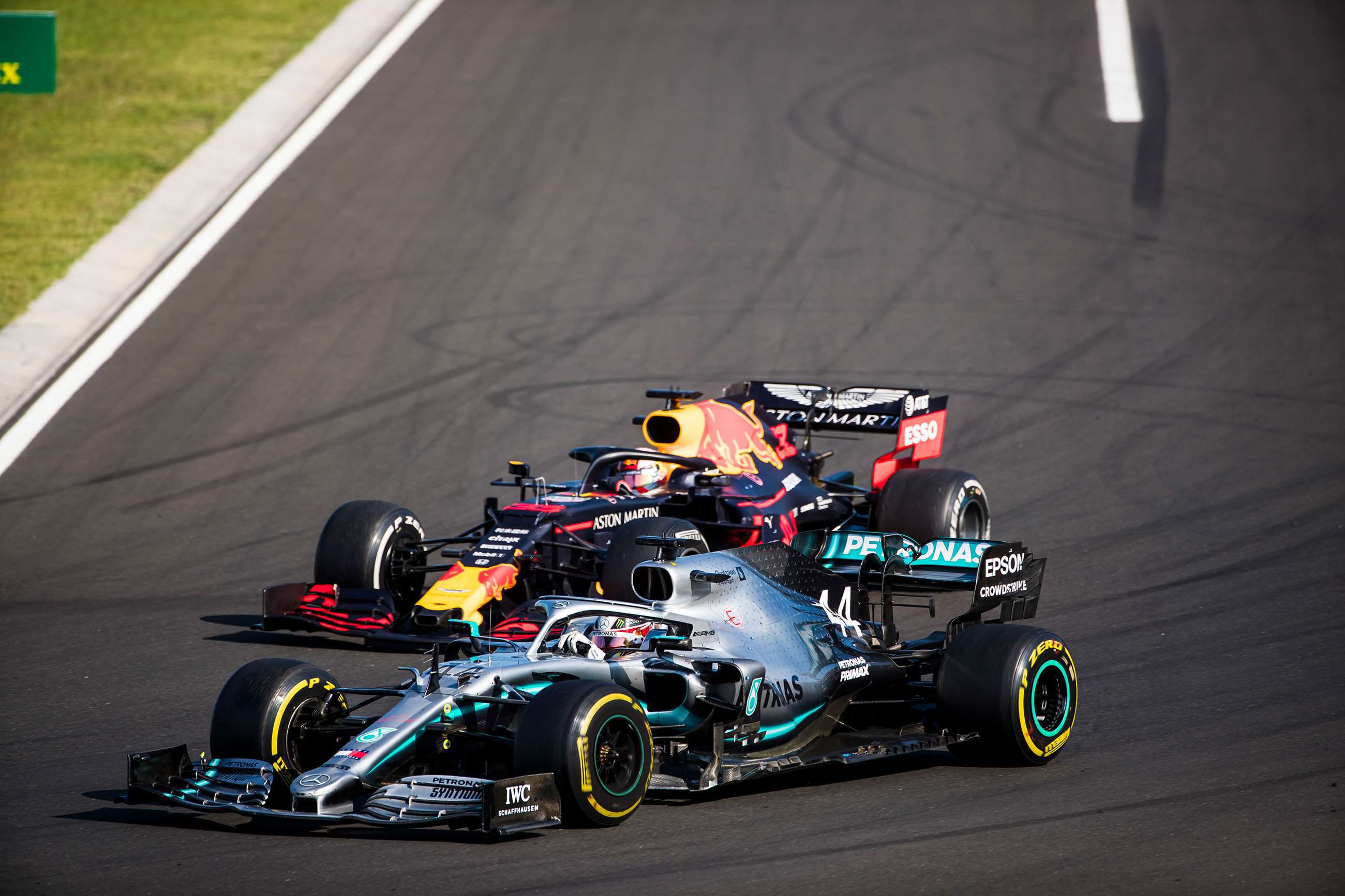 f1-2019-hungary-lewis-hamilton-mercedes-amg-f1-w10-max-verstappen-red-bull-racing-rb15-sam-bloxham-motorsport-images-goodwood-05082019.jpg