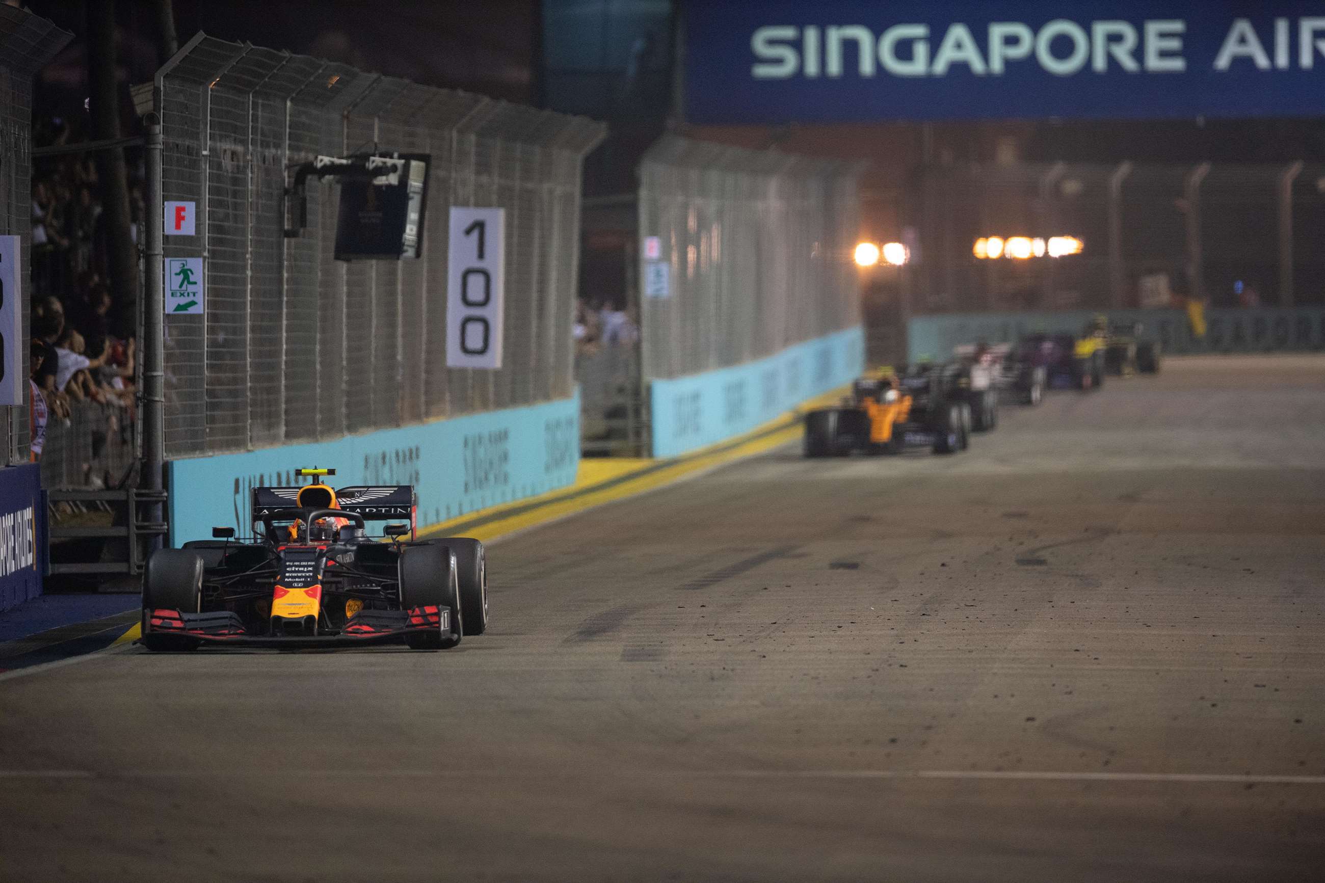 f1-2019-singapore-alex-albon-red-bull-rb15-lando-norris-mcl34-simon-galloway-motorsport-images-goodwood-23092019.jpg