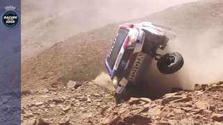 dakar-2020-toyota-hilux-ronan-chabot-crash-video-goodwood-15012020.jpg