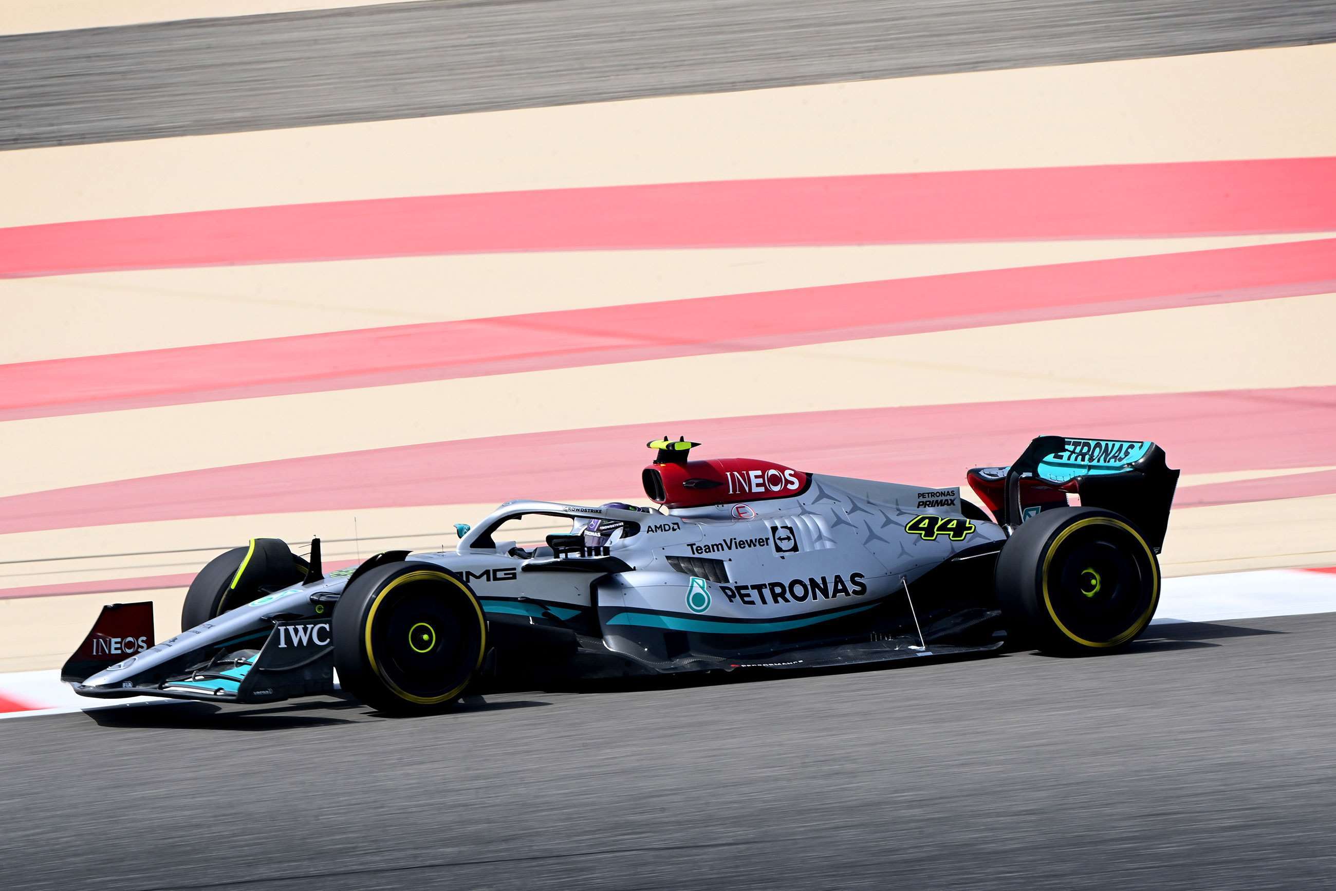 f1-2022-testing-bahrain-mercedes-w13-lewis-hamilton-mark-sutton-mi-14032022.jpg
