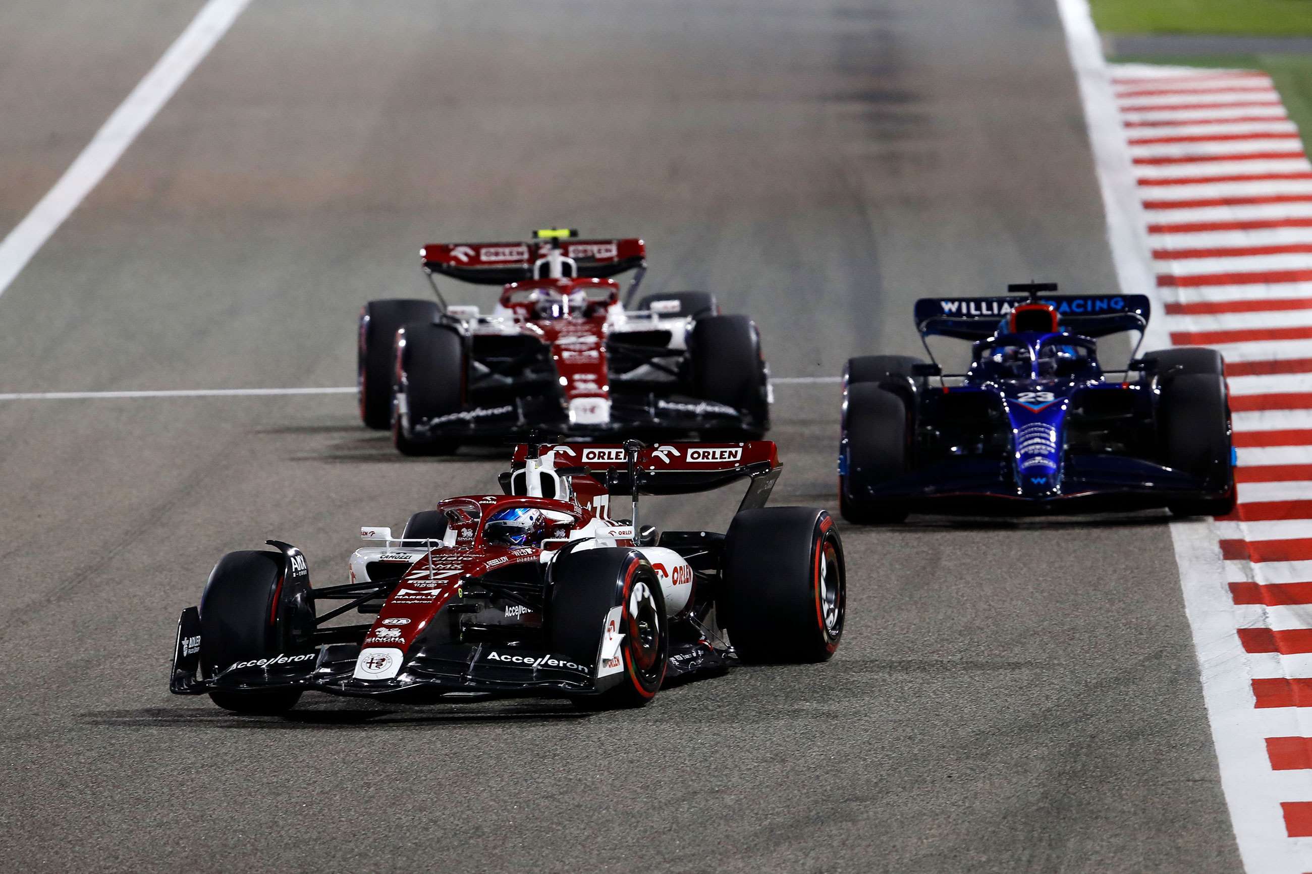 f1-2022-bahrain-alfa-romeo-c42-valtteri-bottas-guanyu-zhou-zak-mauger-mi-21032022.jpg