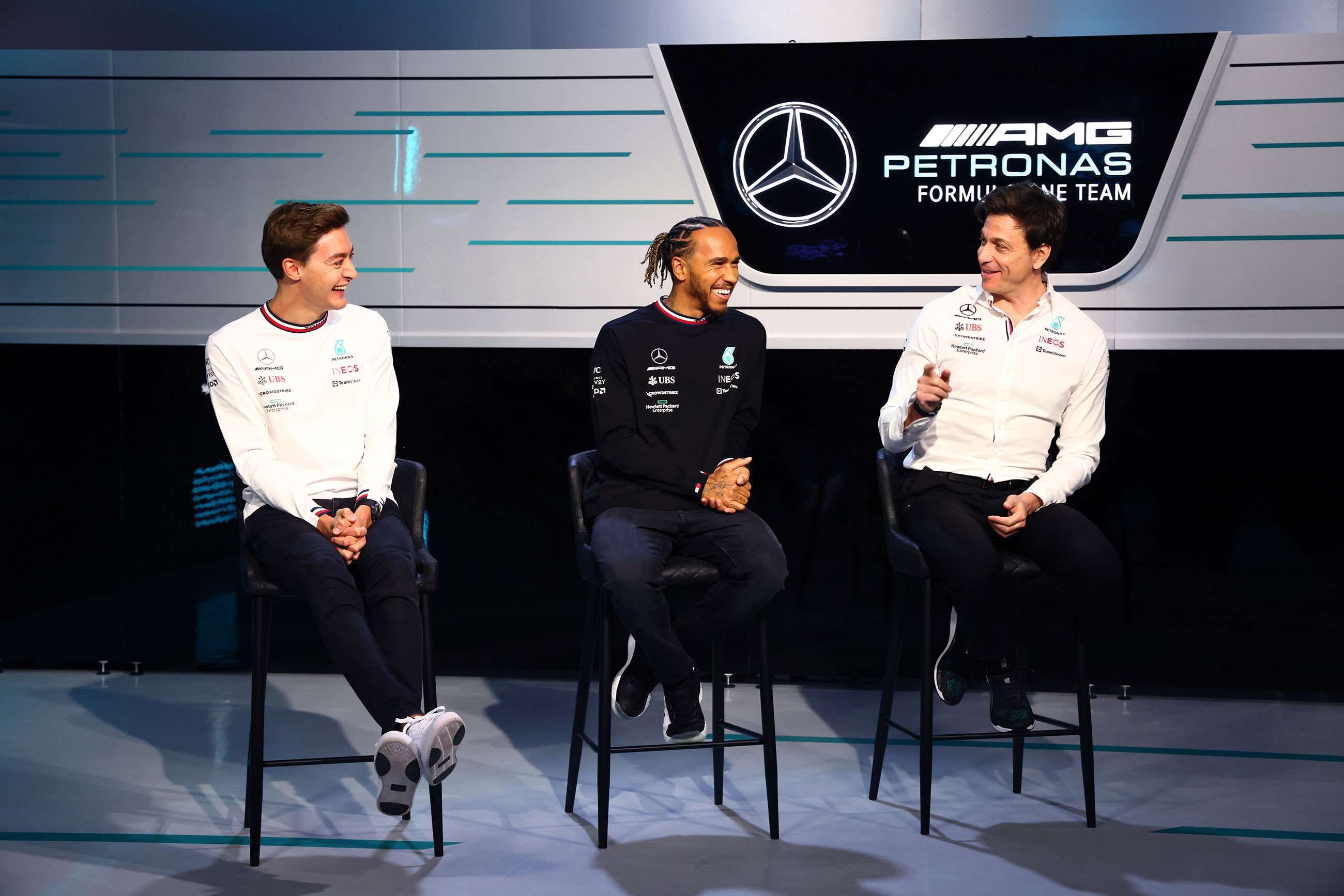 f1-2022-george-russell-lewis-hamilton-toto-wolff-07032022.jpg