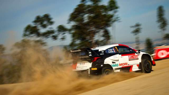 loeb-and-ogier-safari-rally-04.jpg