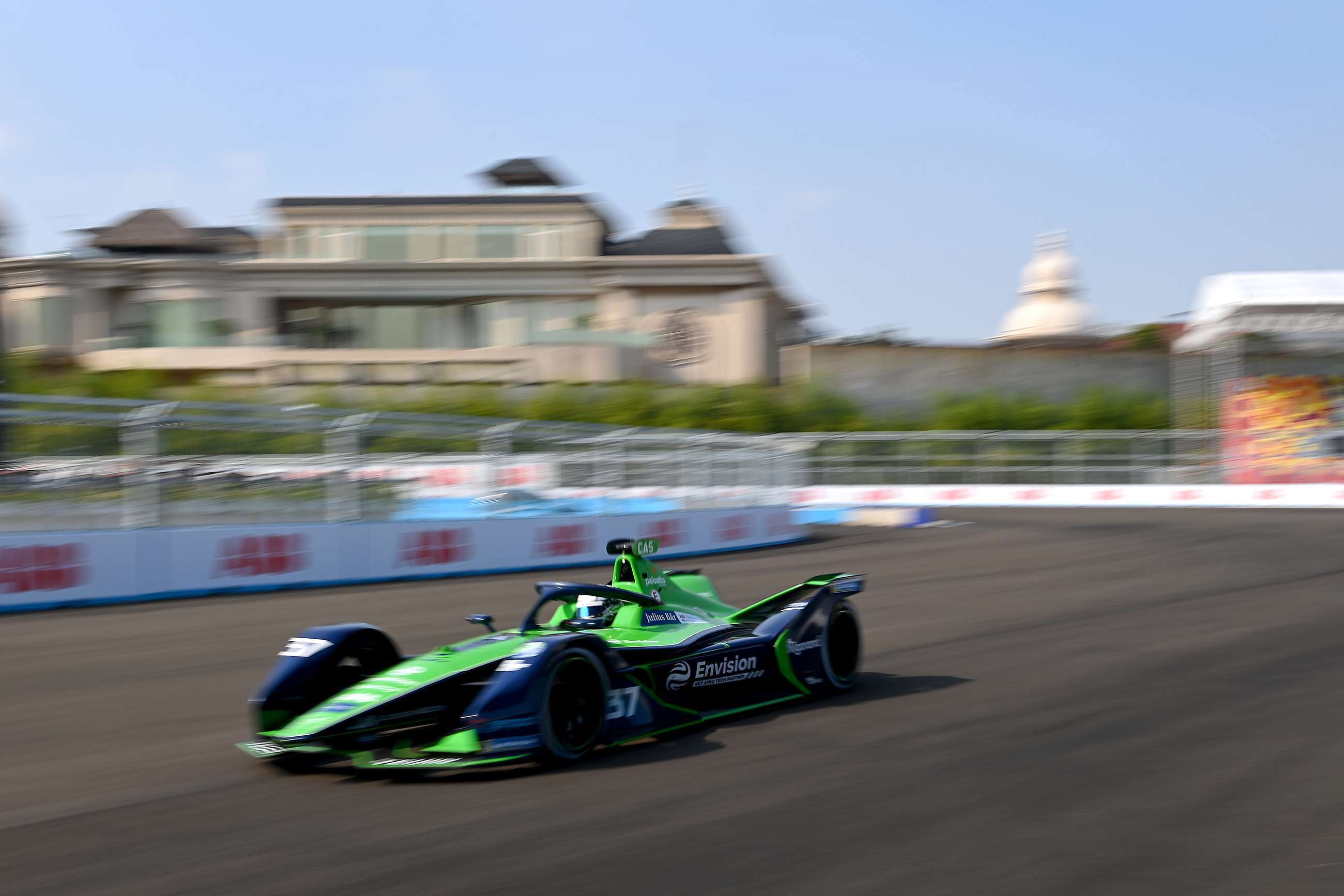 nick-cassidy-formula-e-jakarta-e-prix-04.jpg