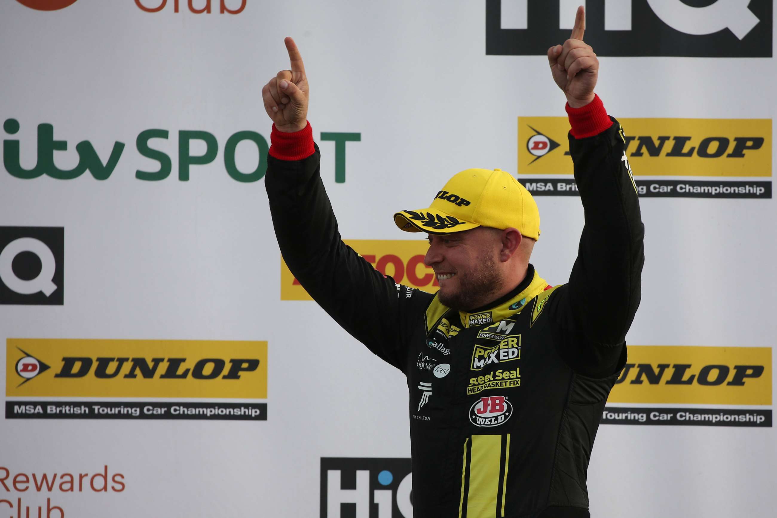 rob-huff-returns-to-btcc-with-toyota-gazoo-racing-03.jpg