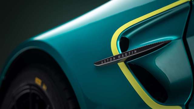 aston-martin-gt4-14.jpg