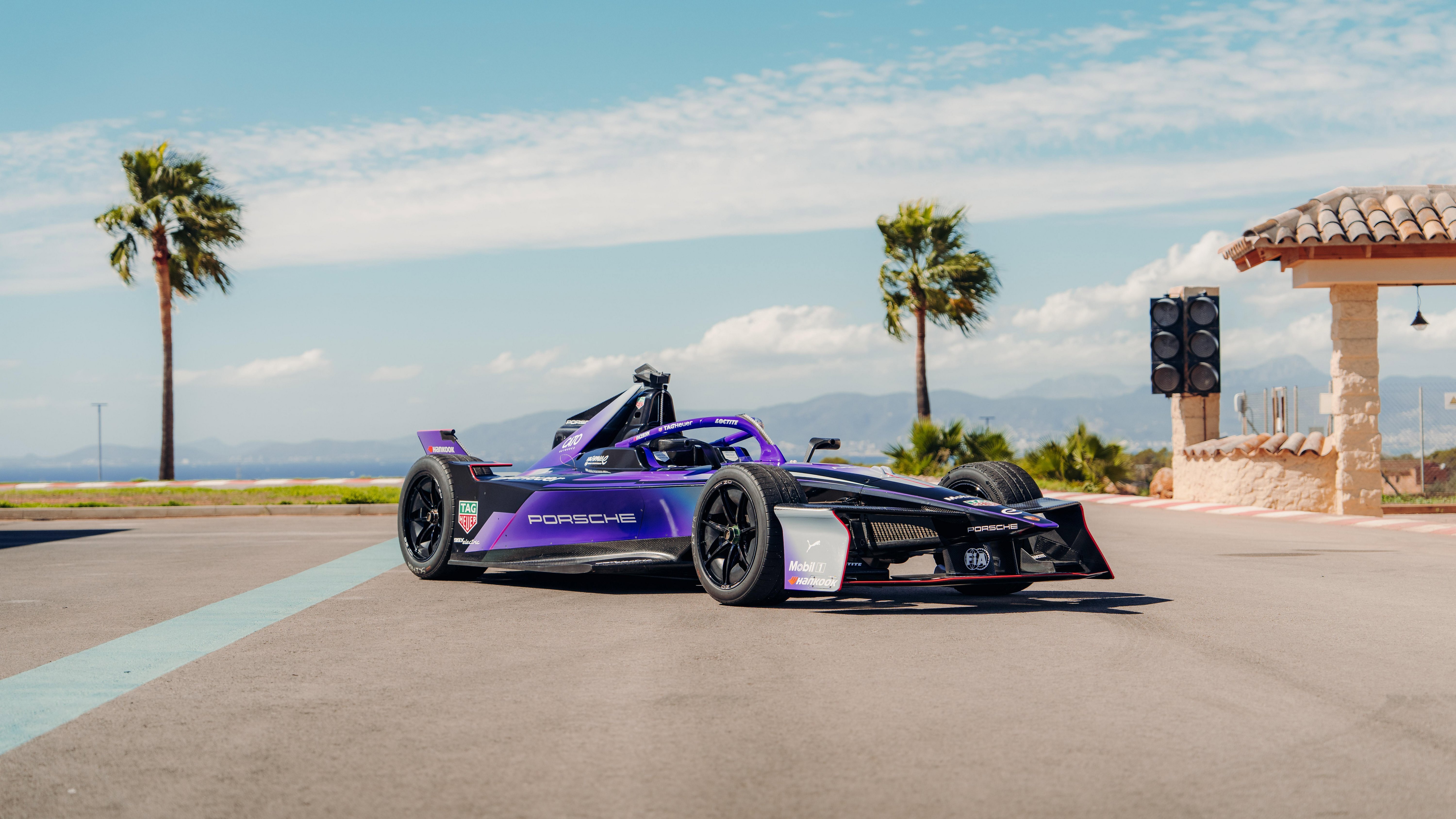 Porsche Gen3 Evo Formula E car has a bold new look 7.jpg
