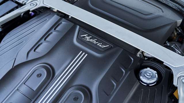 bentley-flying-spur-hybrid-review-22022206.jpg