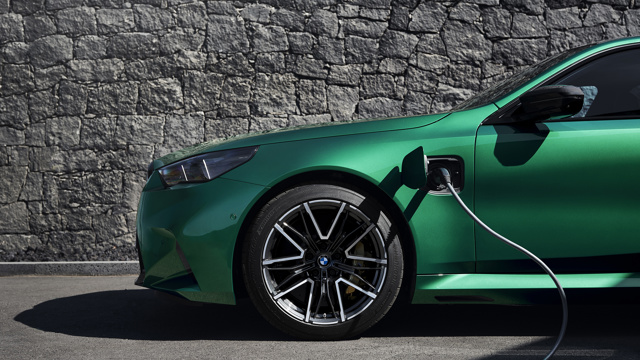 BMW M5 First Drive Review 2024 17.jpg