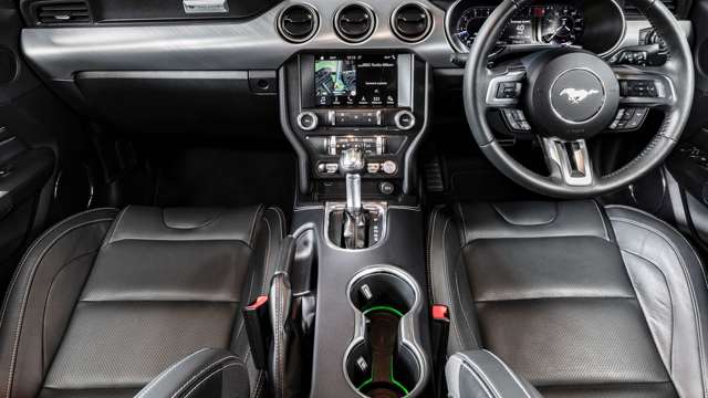 ford-mustang-interior-goodwood-06102020.jpg