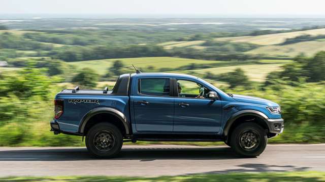 ford-ranger-raptor-2021-uk-review-goodwood-19052112.jpg