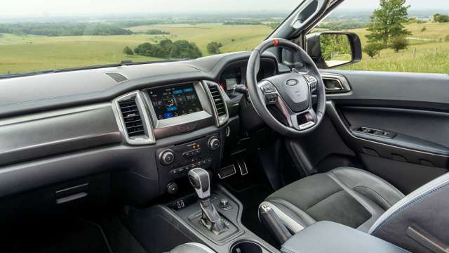 ford-ranger-raptor-interior-goodwood-19052116.jpg