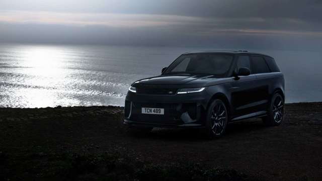 range_rover_sport_sv_firstdrive_goodwood__24my_obsidian-black_160224_12.jpeg
