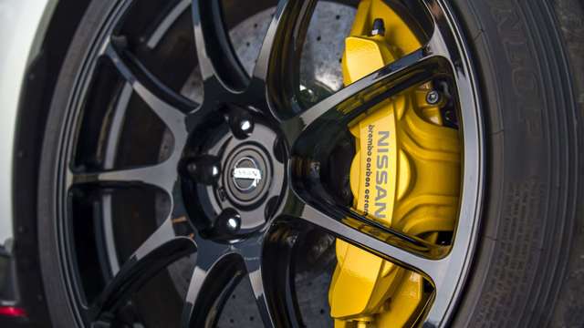 nissan-gt-r-nismo-brakes-goodwood-20042021.jpg