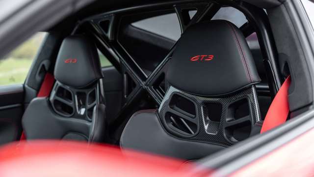 porsche-911-gt3-seats-roll-cage-goodwood-28042021.jpg