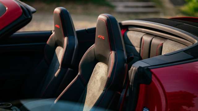 porsche-911-gts-cabriolet-goodwood-test-10.jpg