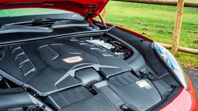 porsche-cayenne-gts-coupe-engine-goodwood-26012021.jpg