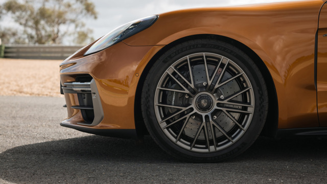 porsche panamera turbo e-hybird 07.jpg