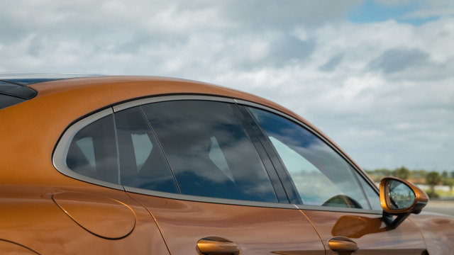 porsche panamera turbo e-hybird 08.jpg