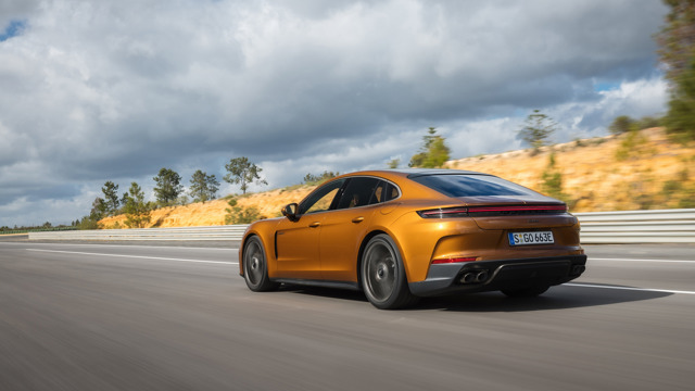 porsche panamera turbo e-hybird 11.jpg