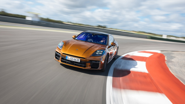 porsche panamera turbo e-hybird 12.jpg