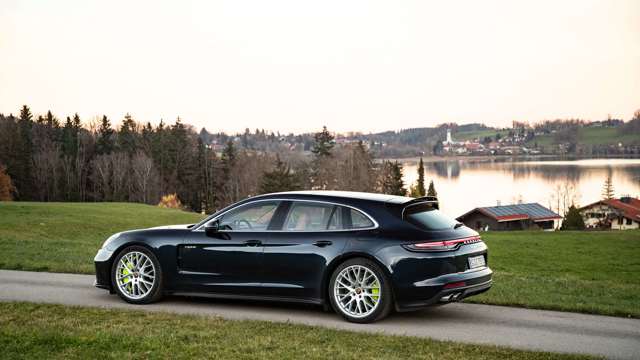 porsche-panamera-turbo-s-e-hybrid-sport-turismo-03.jpg