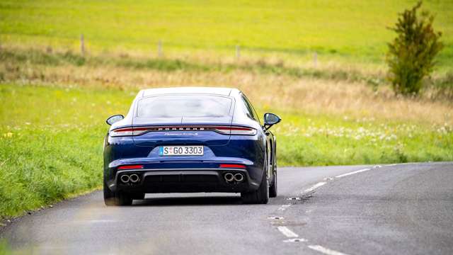 porsche-panamera-turbo-s-2021-goodwood-21092020.jpg